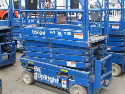 2003 upright scissorlift/manlift MX19 19 foot 