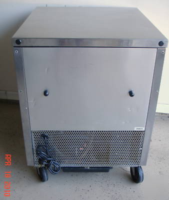 True 27â€ model tuc-27 1 door undercounter refrigerator