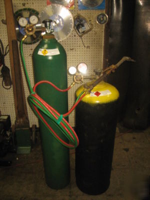 Welding tanks oxygen acetylene with cutting set up 