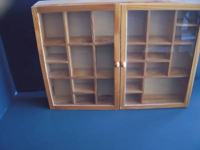 Miniature collectible display cabinet
