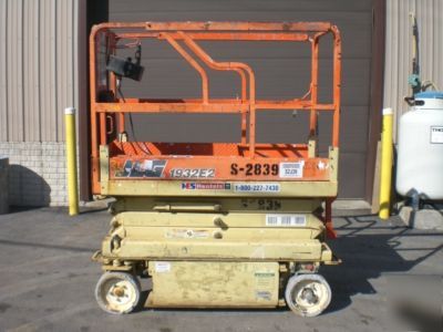 Jlg 1932E2 19' scissor man aerial lift 500 lb cap 