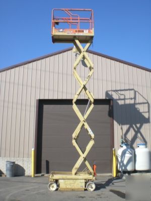 Jlg 1932E2 19' scissor man aerial lift 500 lb cap 