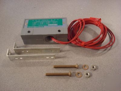 New 20FR1-6B magnetic actuated proximity micro switch