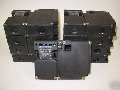 Schmersal AZM160-23YRPKA safety interlock switches lot 