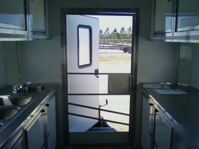 8.5X20 2010 concession trailer