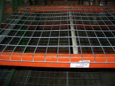 Large lot warehouse pallet racking beams wâ€‹ire decking