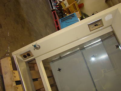 Hanson laboratory chemical fume hood 47