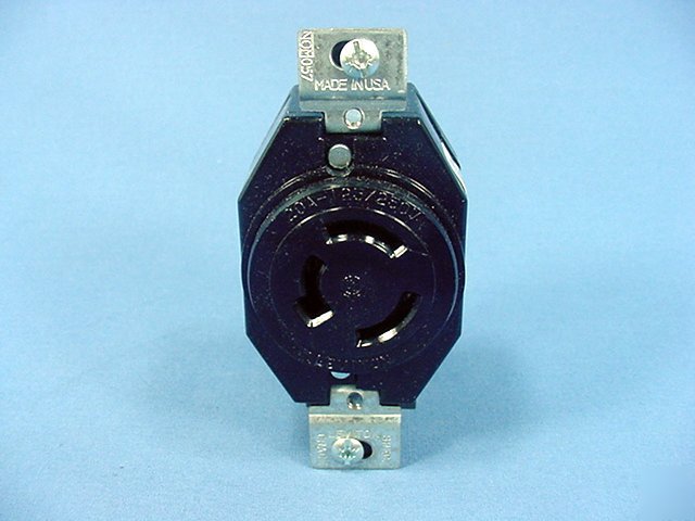 Leviton non-nema locking receptacle outlet 20A 125/250V