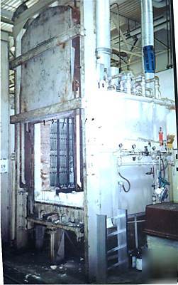 Lindberg industrial box furnace heat treating 2050F 