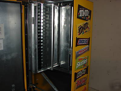 Vendo V669 refrigeratered candy/snack machine/cold food