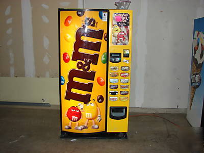 Vendo V669 refrigeratered candy/snack machine/cold food