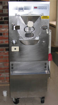 Taylor batch ice cream freezer model c-117-33 frigomat