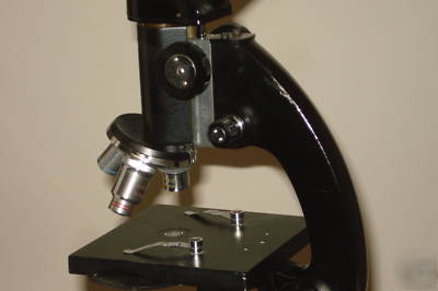 Parco scietific microscope 77T059 w. 3 parco objectives