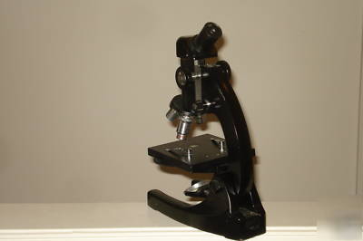 Parco scietific microscope 77T059 w. 3 parco objectives