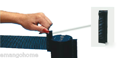 4 blak posts retractable belt crowd control stanchions 