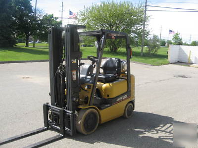 **2004 cat 4000 lb forklift 3 stage + sideshift nice 