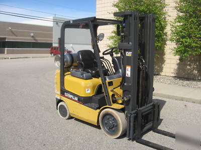 **2004 cat 4000 lb forklift 3 stage + sideshift nice 