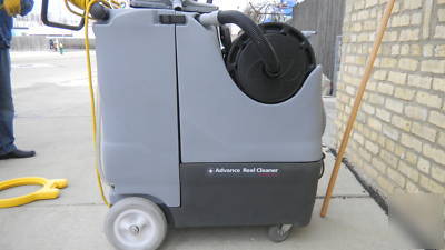 Cleaning machine-advance reel cleaner