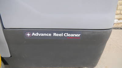 Cleaning machine-advance reel cleaner