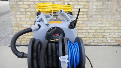 Cleaning machine-advance reel cleaner