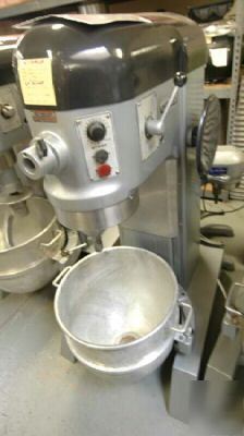 H600T 60 quart hobart dough mixer 3PH,1H.p.208V,60 hz.