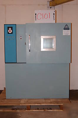 Associated environmental services environmental chamber