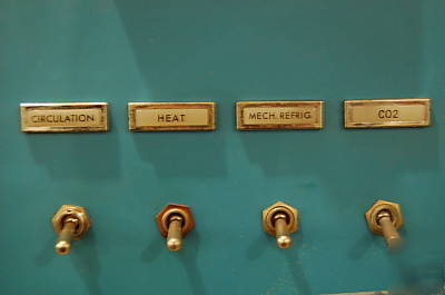 Associated environmental services environmental chamber