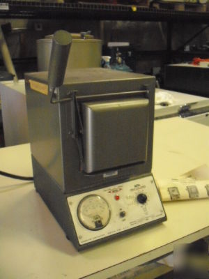 Thermolyne f-A1525M lab furnace: 1200Â°c, 4