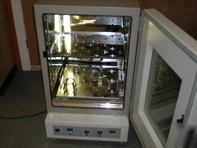 Vwr 1575 shaking incubator