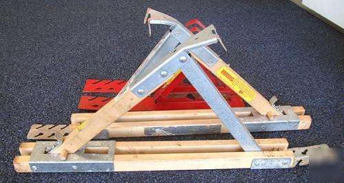 2 metal / 2 wood + steel adjustable roof brackets