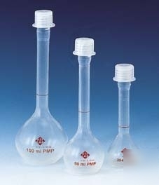 Brandtech volumetric flasks with screw caps, class b
