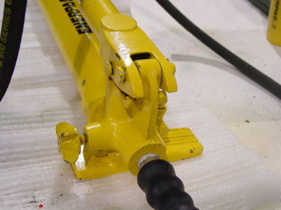 Enerpac p-39 hydraulic hand pump w/6' enerpac hose nice