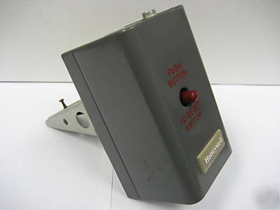 Honeywell L4029E1011 manual reset limit control