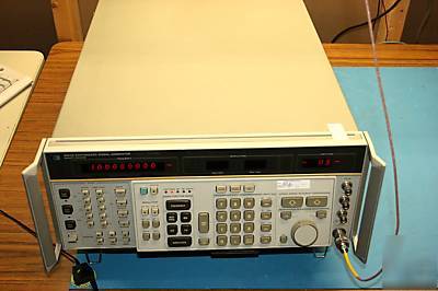 Hp agilent 8663A synthesized generator *calibrated*