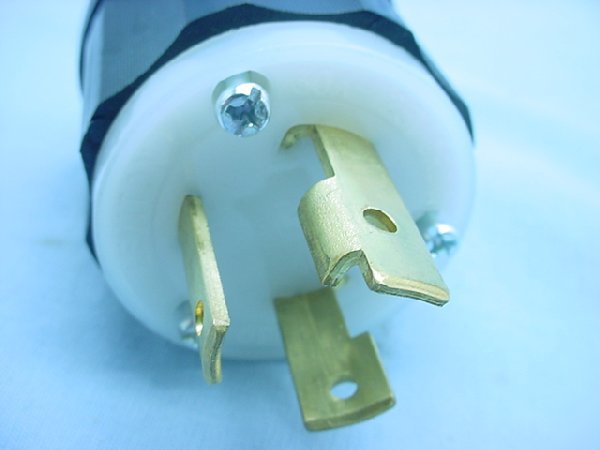 New leviton nema L5-30 locking plug twist lock 30A 125V