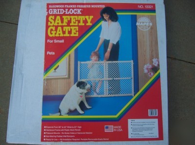 Wood safety gate children pet lock home office door dog