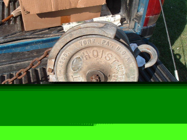 Wright 1/2 ton endless chain hoist