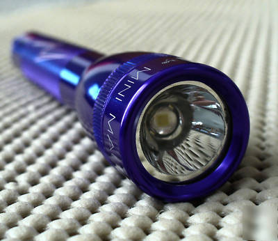 Lqqk combo pack 140 lumen led aa + led aaa minimags 