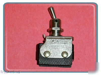 Multi-use miniature toggle switch - honeywell 6AT102