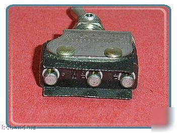 Multi-use miniature toggle switch - honeywell 6AT102