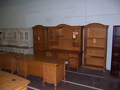 Chateau provence credenza & hutch * pick up dayton oh 