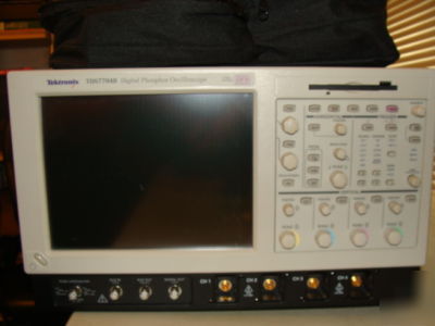 Tektronik phosphor oscilloscope TDS7704B awesome price 