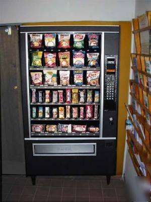 Usi 3015 a snack and candies vending machine