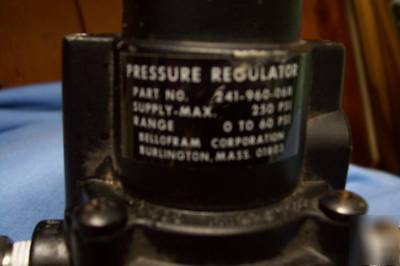 0-60 psi pressure gauge w/ regulator / excellent gear 